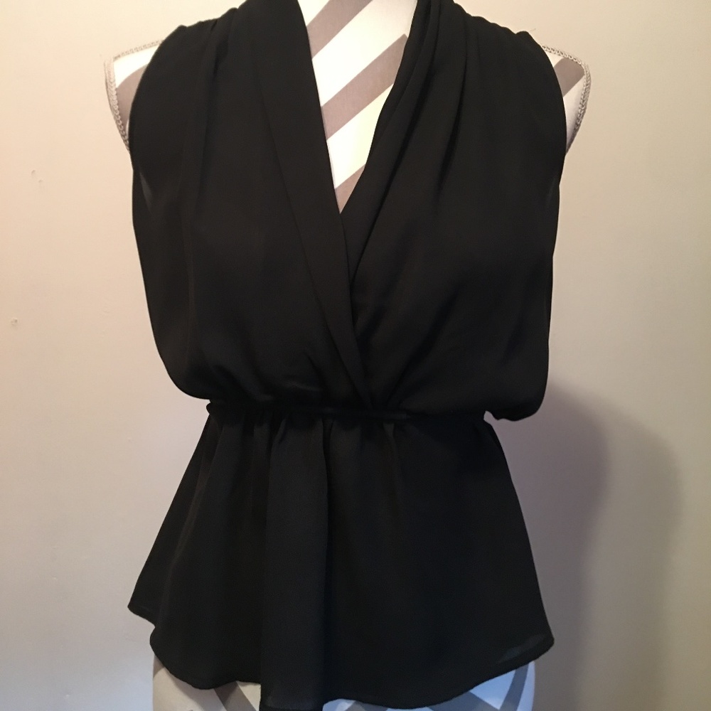 19 Cooper Sleeveless Black Ruching top v neck